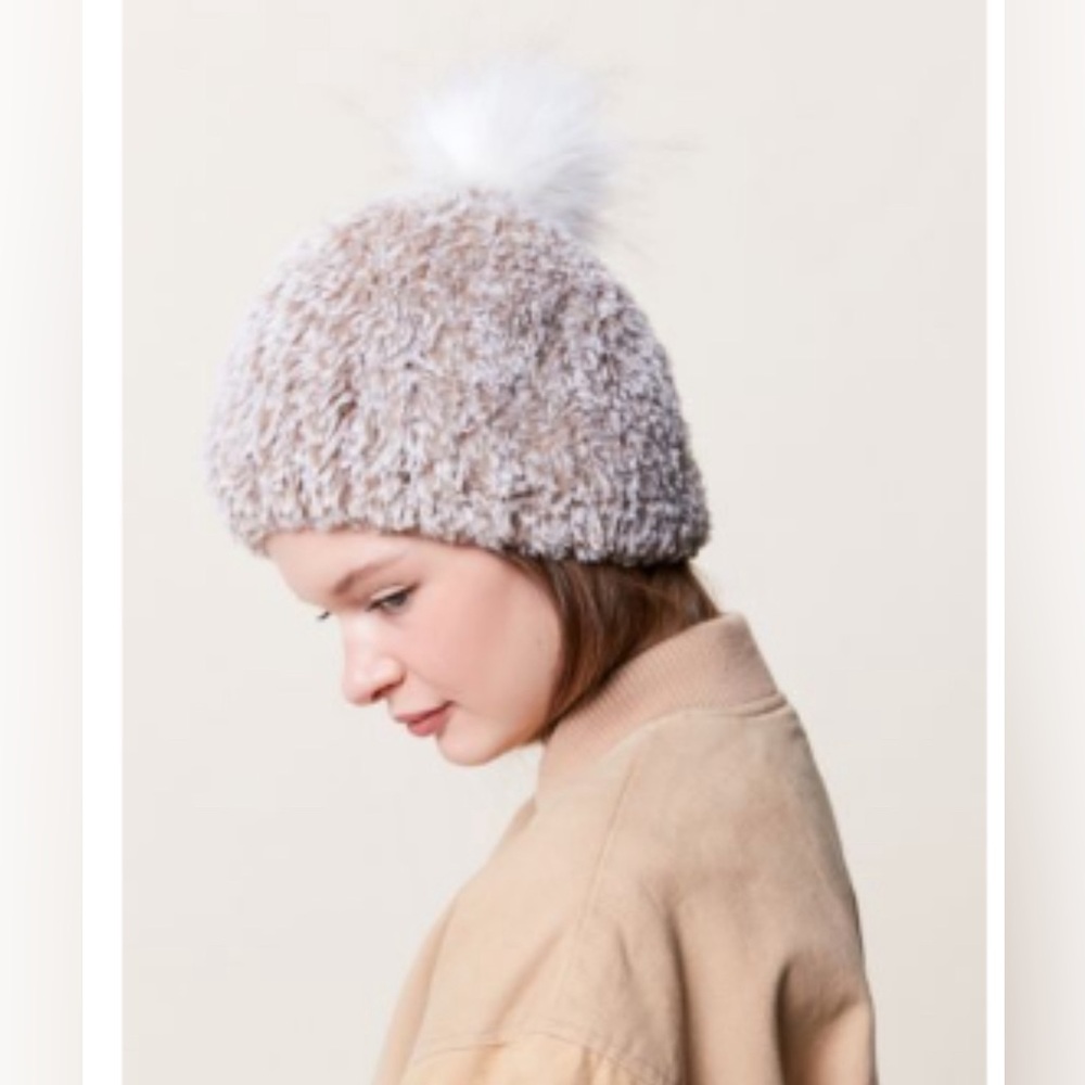 NEW Urban Ourfitters Plush Teddy Pom Beanie